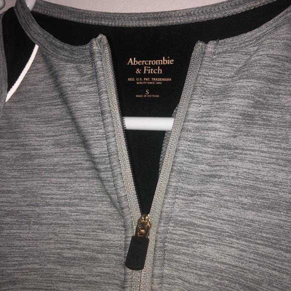 A&F Sports Bra - Picture 3 of 3